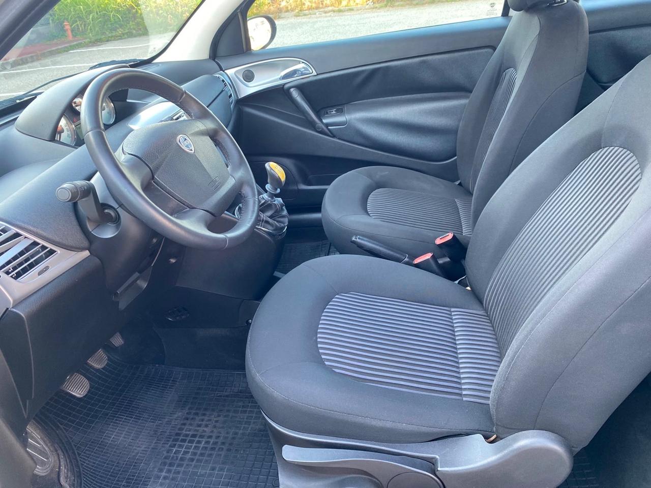Lancia Ypsilon 1.2 Versus