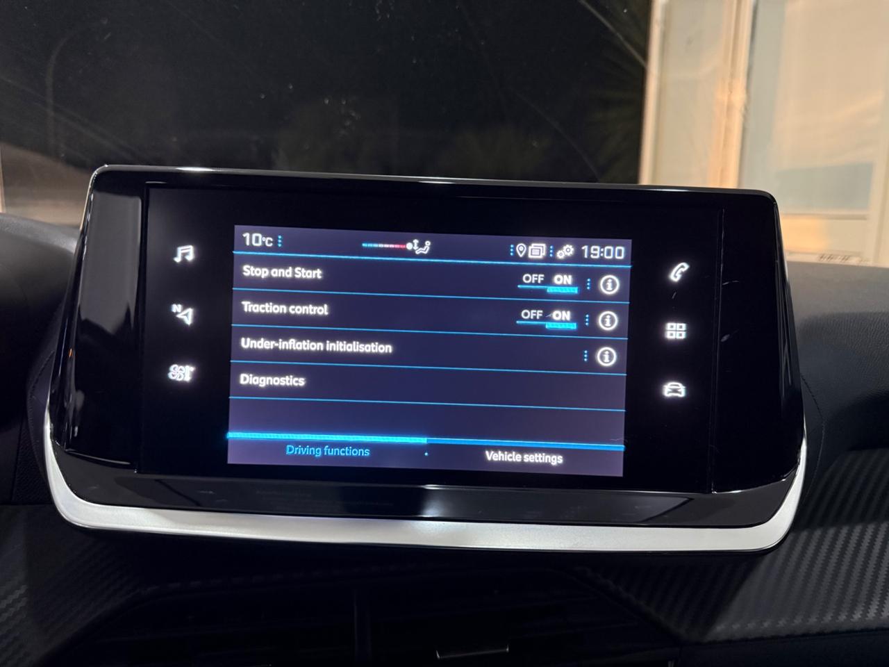 Peugeot 208 BlueHDi 100cv 5P ALLURE NAVI/CARPLAY2022