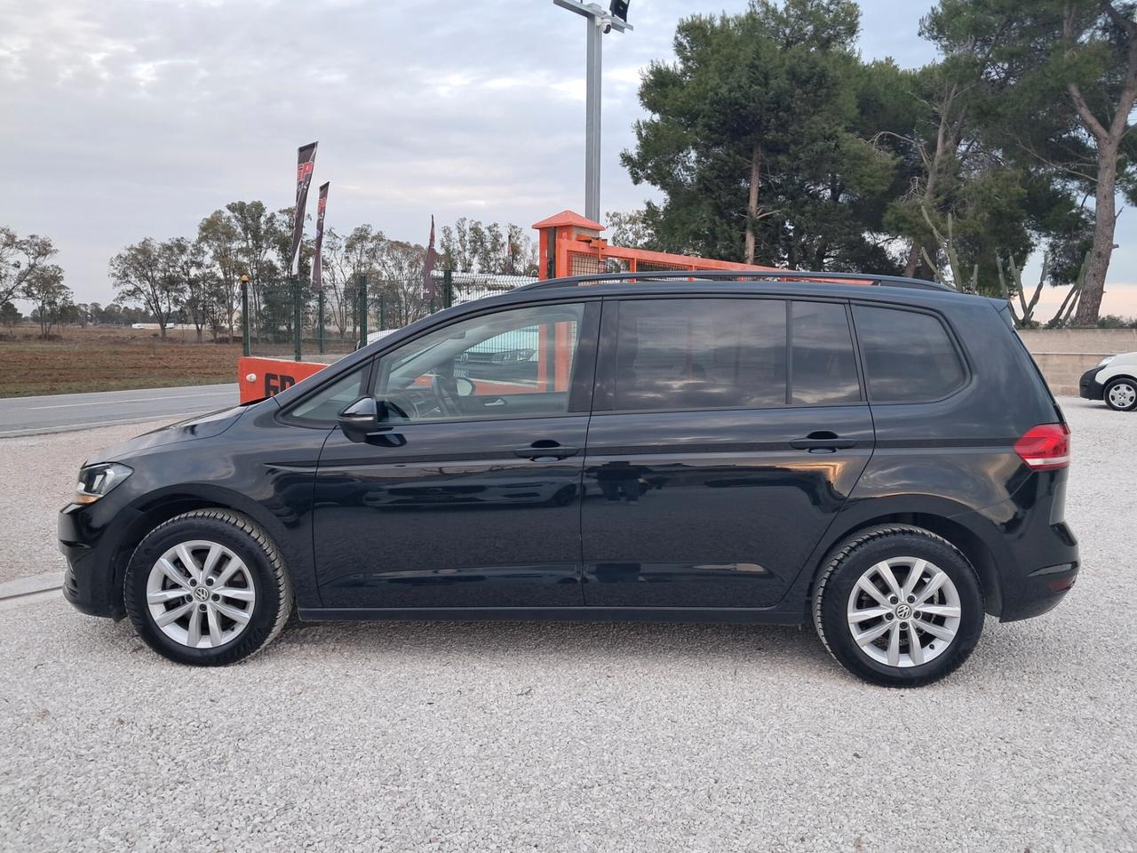 VW Touran 1.6 TDI 115 cv 7 POSTI DSG *NAVY-RADAR-CERCHI*