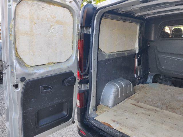 RENAULT Trafic T29 1.6 dCi 120CV PASSO LUNGO - 6 POSTI + CASSONE