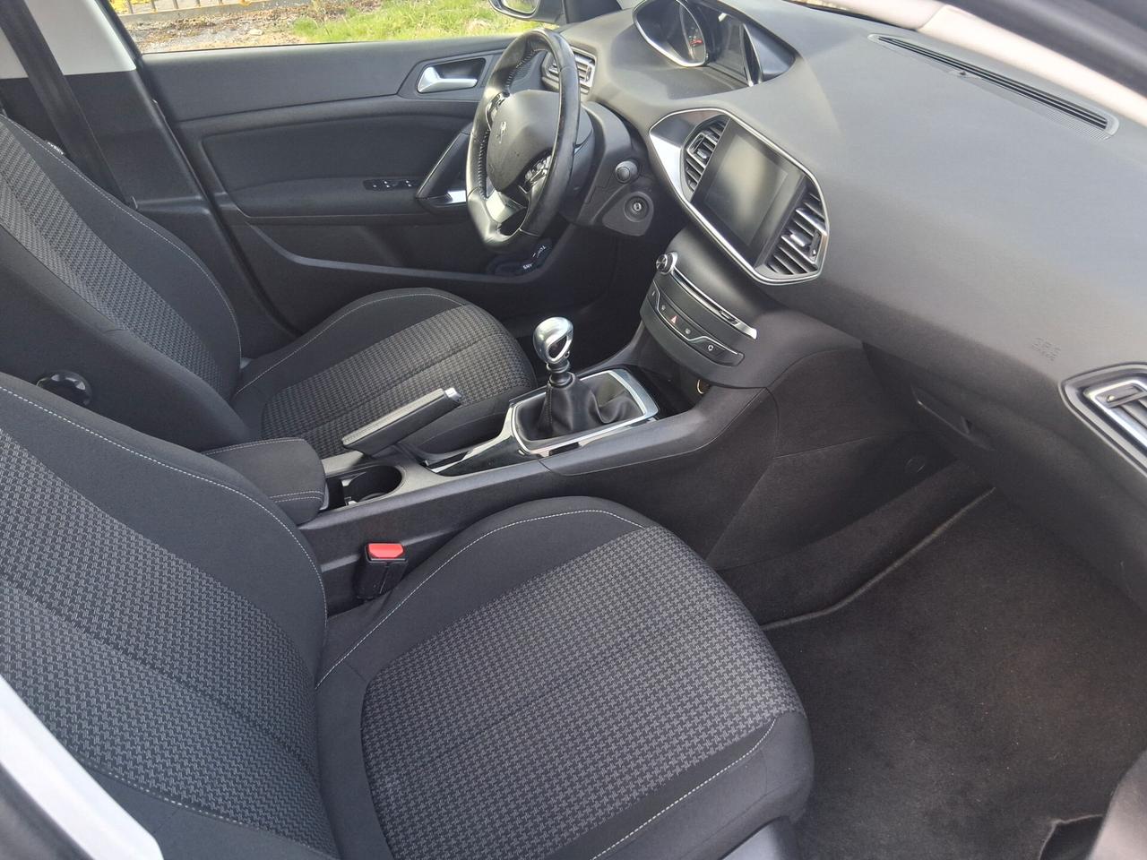 Peugeot 308 BlueHDi 120 S&S EAT6 SW Allure