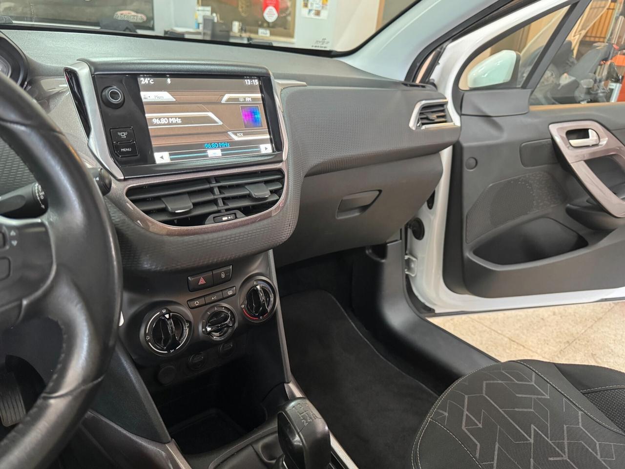 Peugeot 2008 PureTech 82 cv. Allure NAVIGAT.-OK NEOPATENTATI