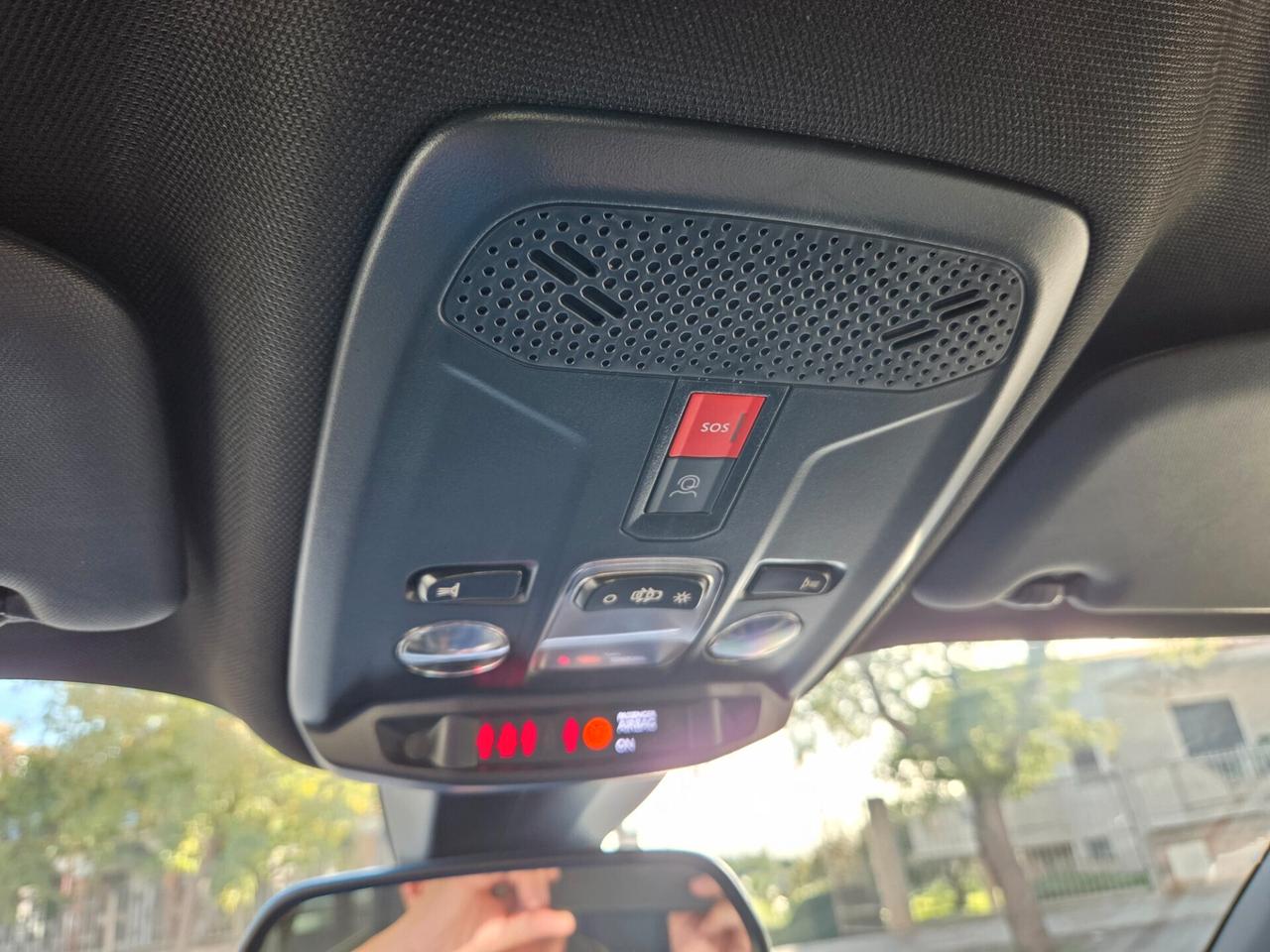 Peugeot 2008 PureTech 1.2 130 cv automatica