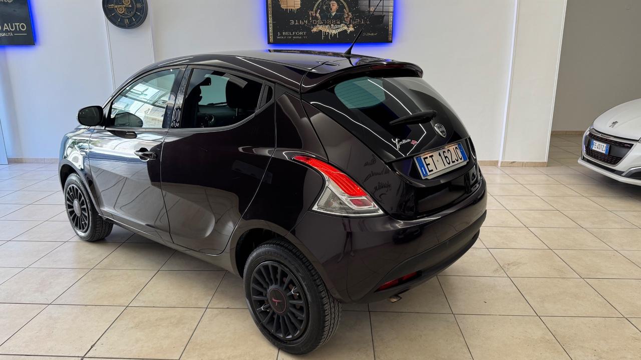 Lancia Ypsilon 0.9 TwinAir 85 CV 5 porte Metano Ecochic Elefantino