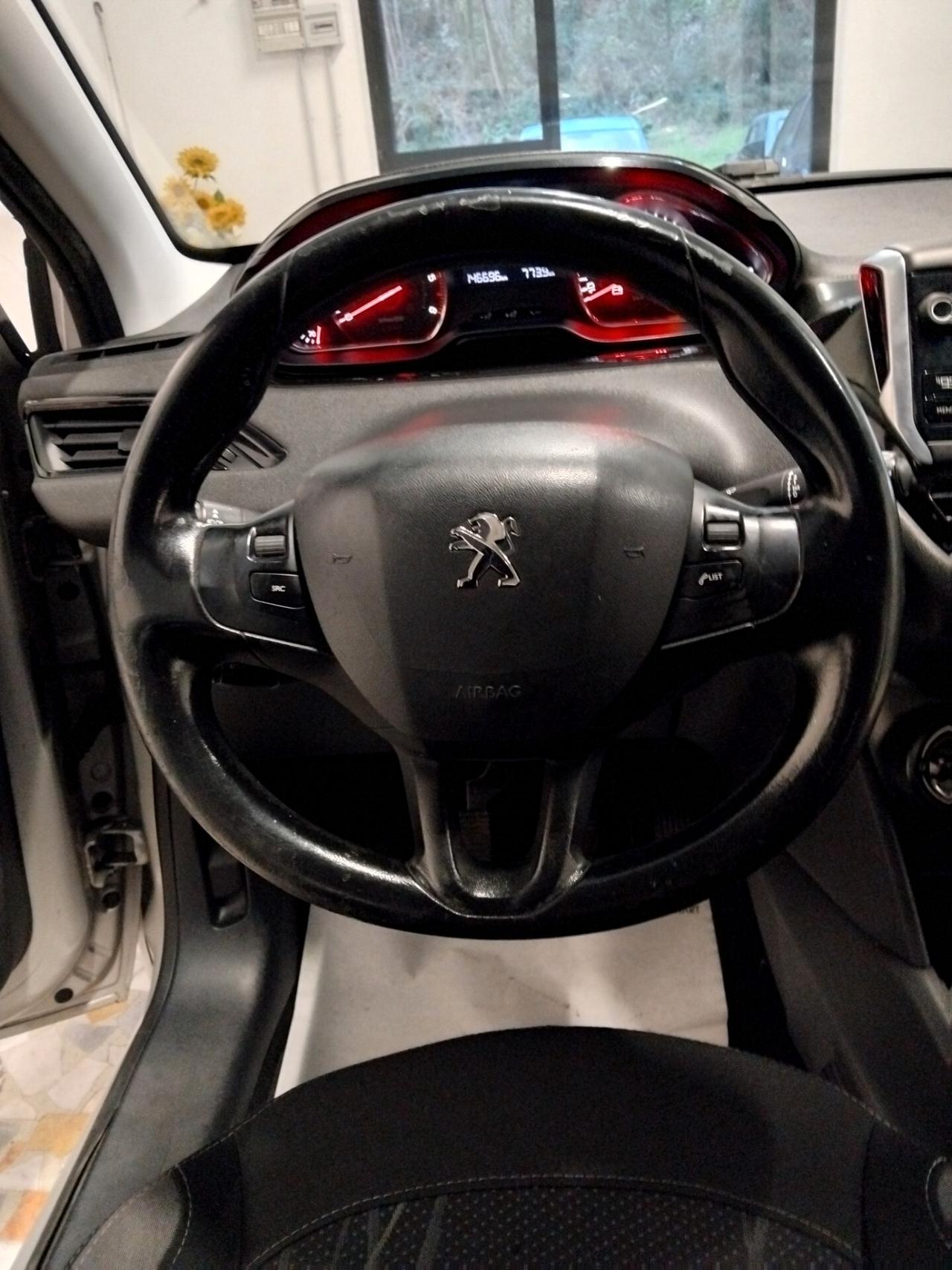 Peugeot 208 1.4 HDi 68 CV 5 porte Allure