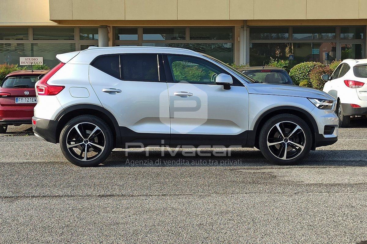 VOLVO XC40 D4 AWD Geartronic Momentum