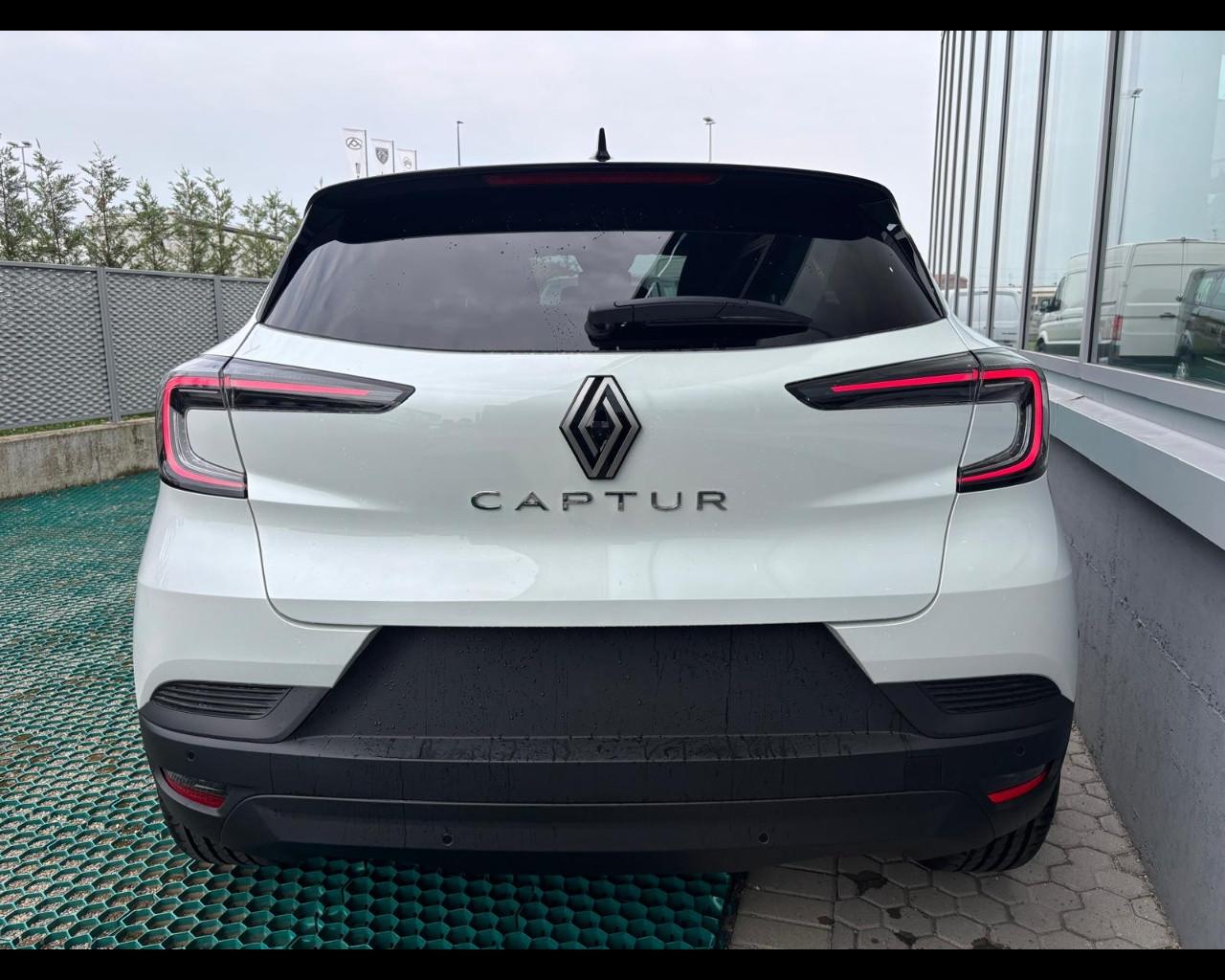 RENAULT Captur II 2024 - Captur 1.2 eco-g Evolution 120cv