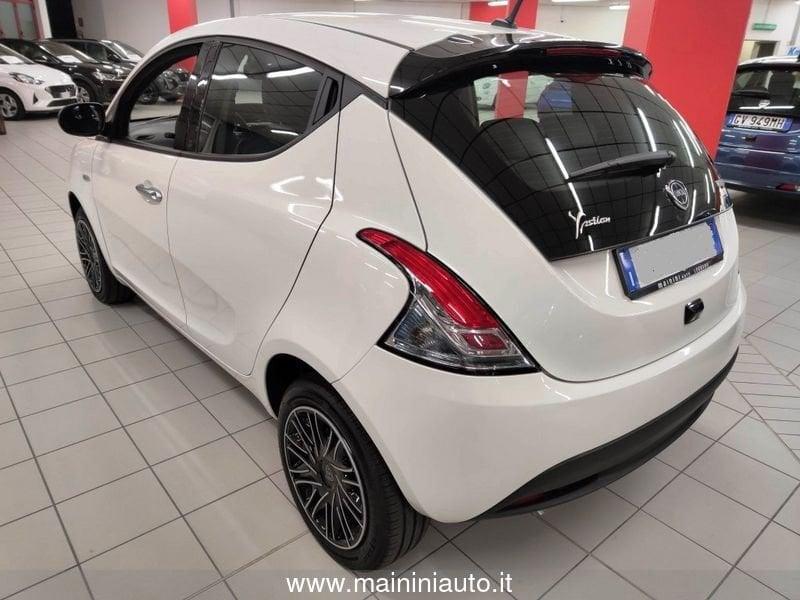 Lancia Ypsilon 1.0 Hybrid 70cv 5P Platino + Car Play m