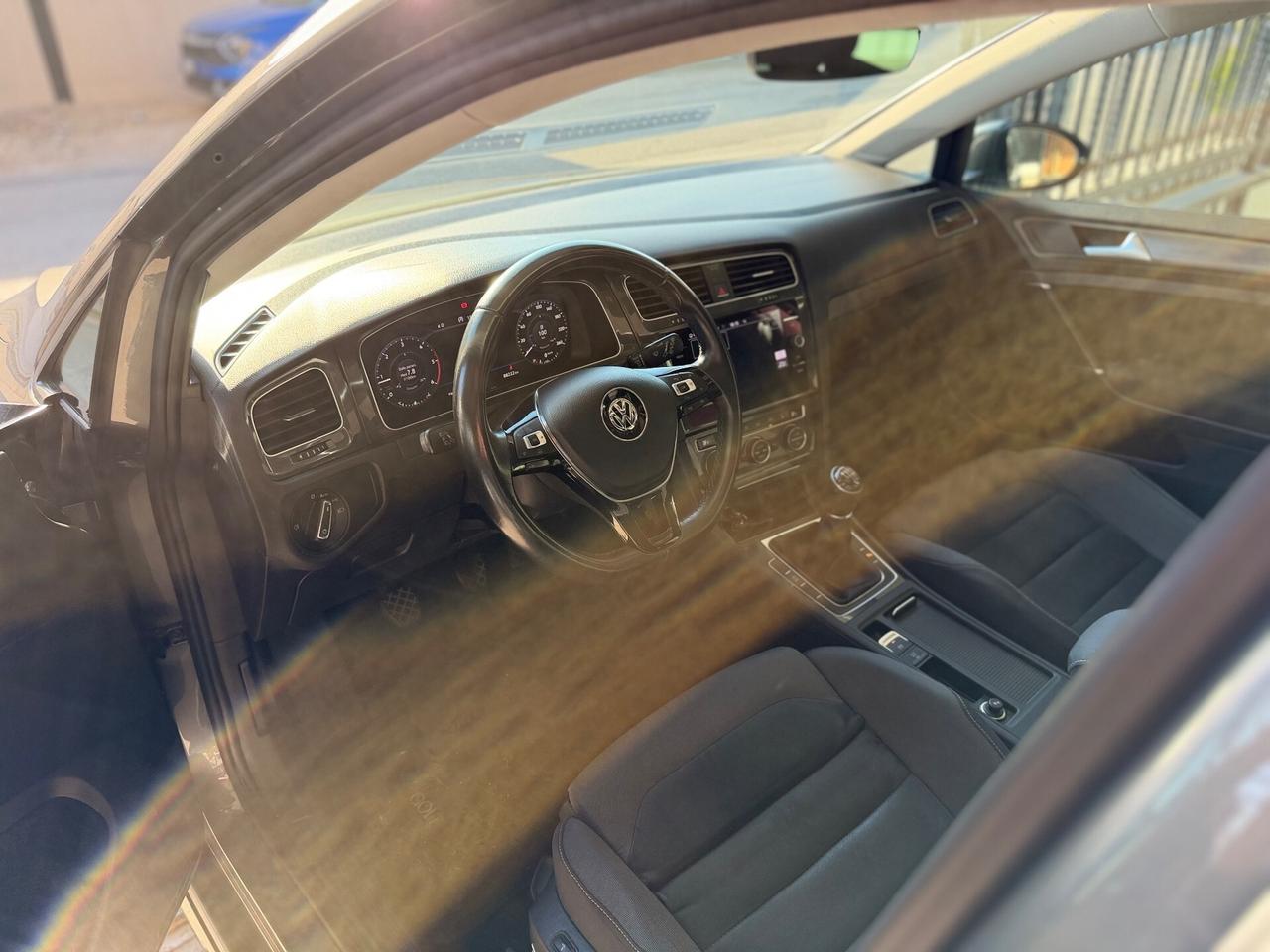 Volkswagen Golf 2.0 TDI 5p. R Line