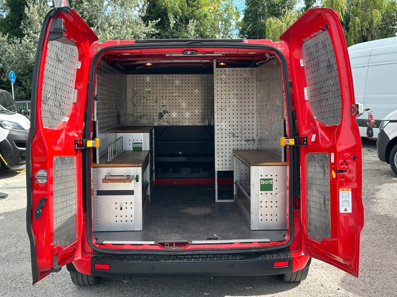 Ford Transit Custom 340 L2H1 2.0 TDCI 130 CV AUTO