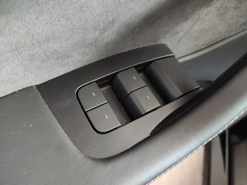 TESLA Model Y - Model Y AWD Performance