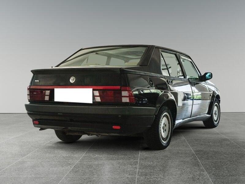 Alfa Romeo 75 2.0