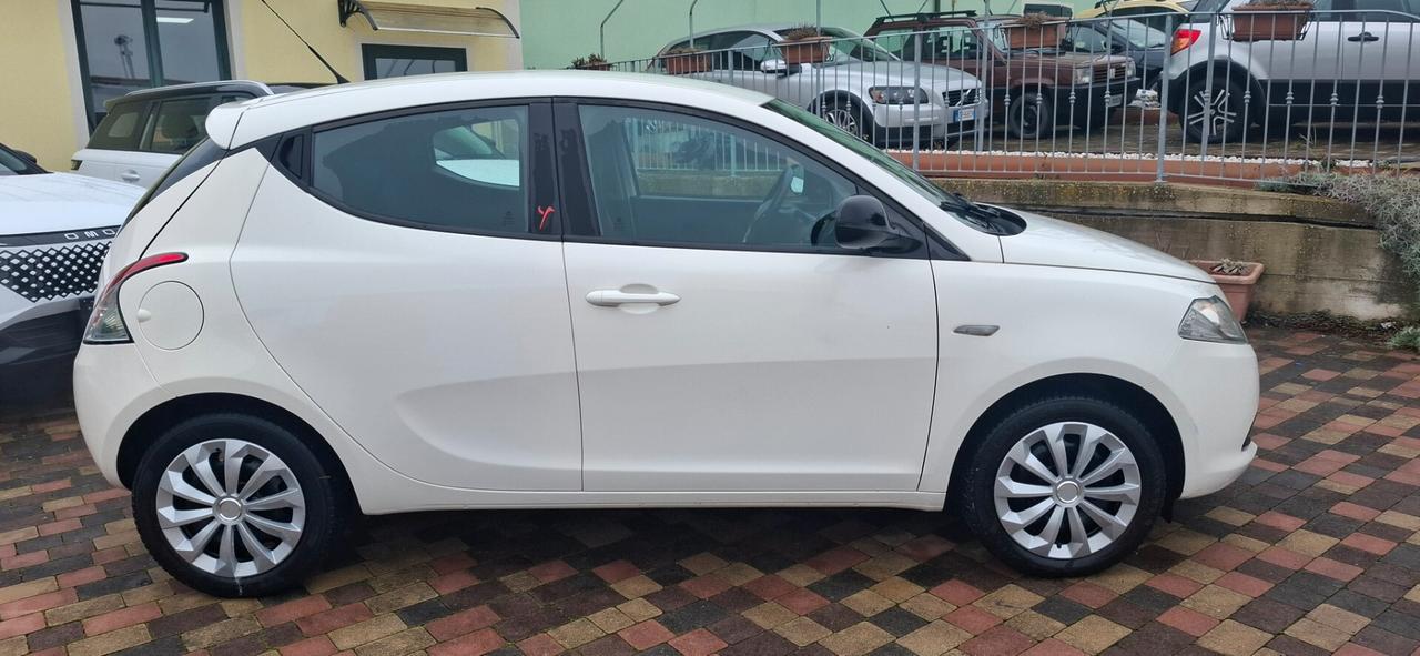 Lancia Ypsilon 1.2 69 CV 5 porte GPL Ecochic Silver