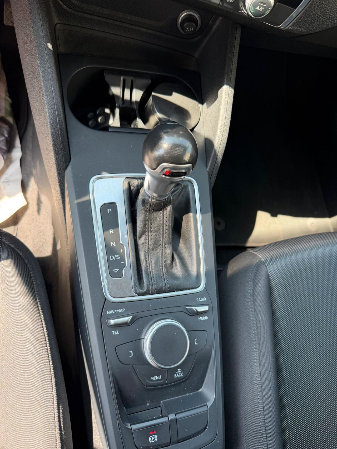 Audi Q2 30 TDI S tronic Identity Black