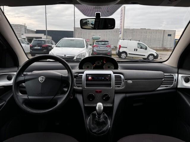 Lancia Ypsilon 1.2 Platino