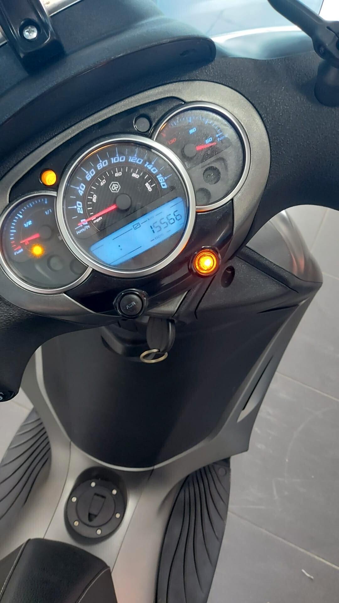 Piaggio Beverly 300 sport