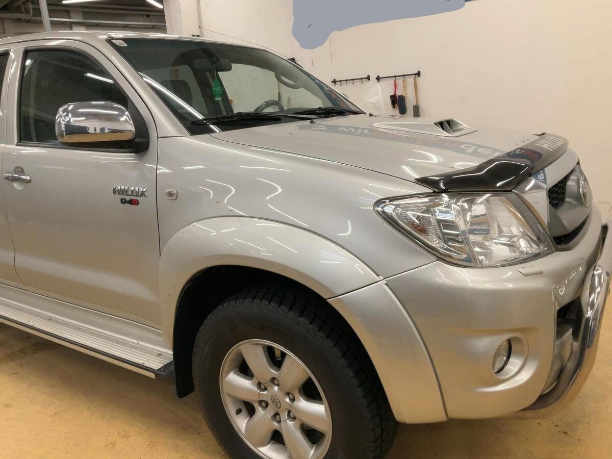 Toyota Hilux 3.0 D-4D 4WD 4p. Doub. Cab SR+