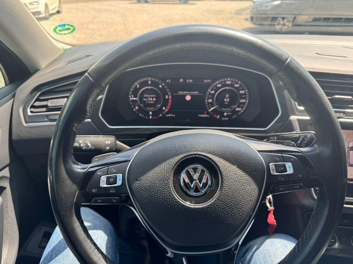 VOLKSWAGEN - Tiguan - 2.0 TDI DSG 4MOTION R-LINE