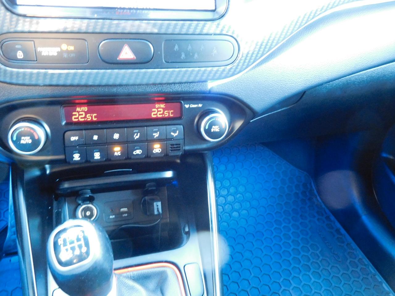 Kia Carens 1.7 CRDi 115 CV Class 7 POSTI