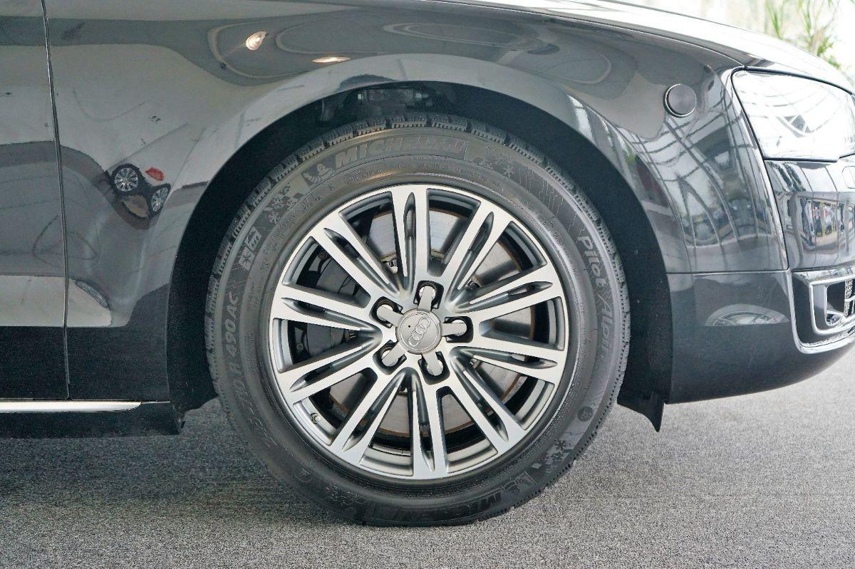 AUDI A8 Audi A8 L 4.0 v8 FSI Quattro Tiptronic BLI