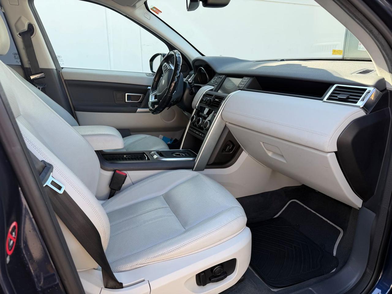 Land Rover Discovery Sport 2.0 TD4 HSE #10320