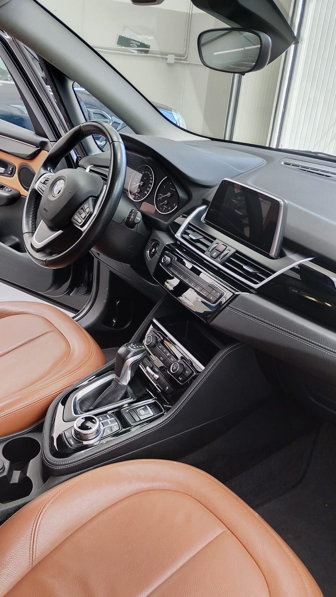Bmw 2er Active Tourer 218d Luxury