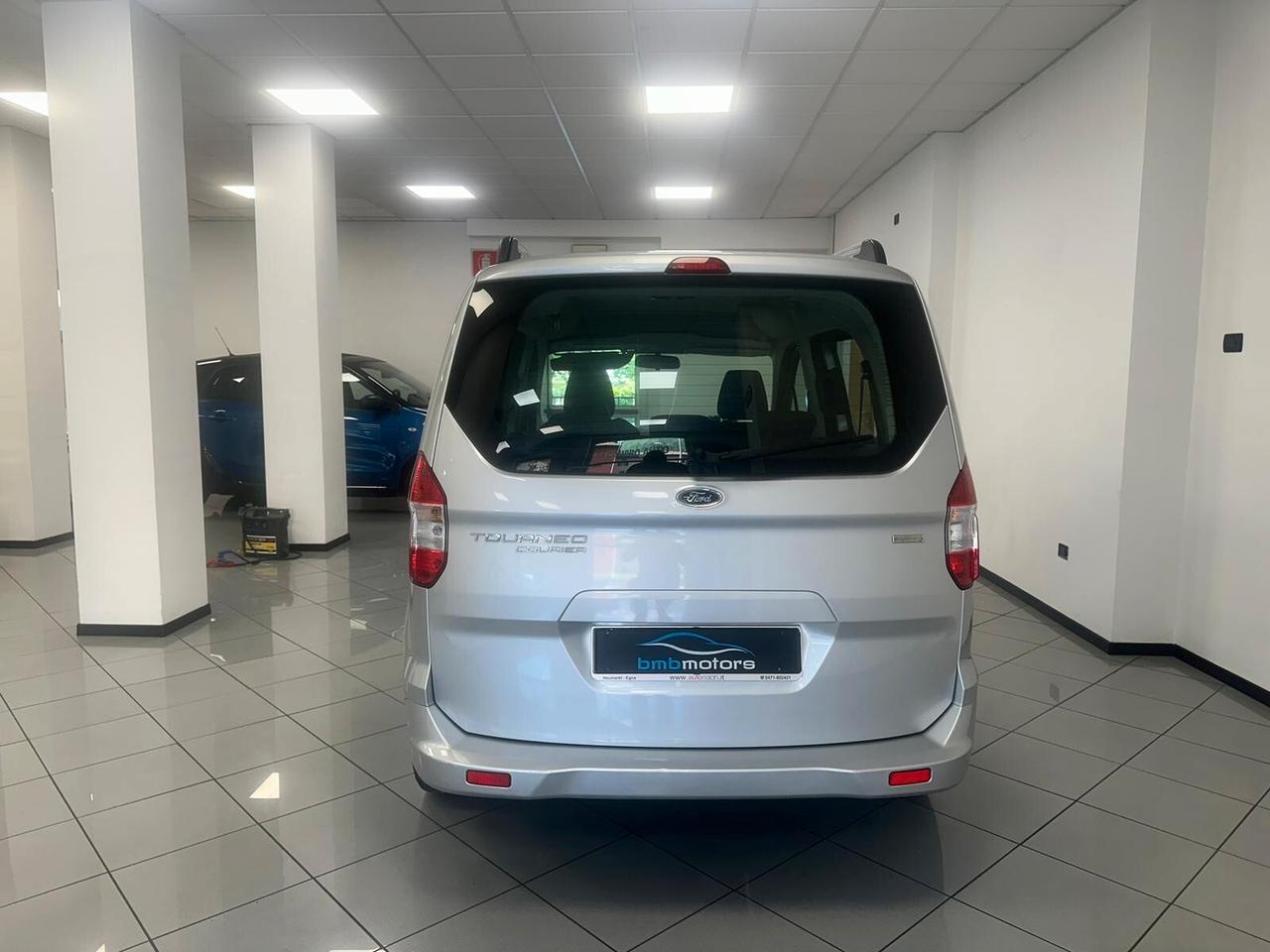Ford Tourneo Courier 1.0 EcoBoost 100 CV Titanium