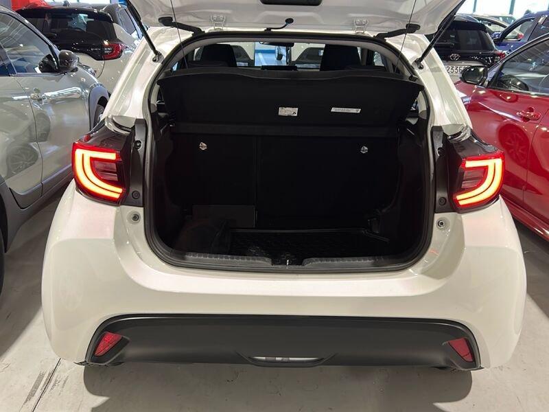 Toyota Yaris Hybrid Trend MY22