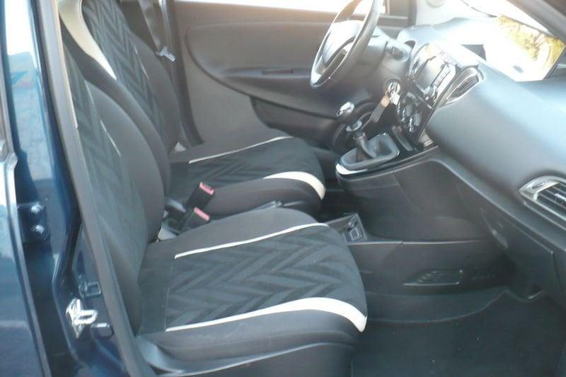 Lancia Ypsilon 1.2 69 CV 5 porte Gold