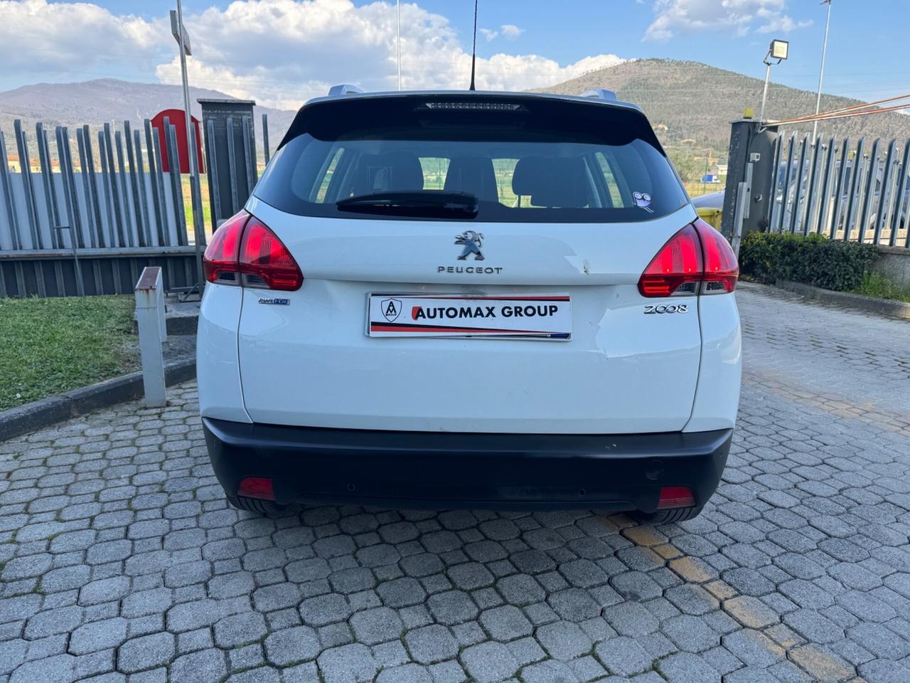 Peugeot 2008 BlueHDi 100 Black Matt