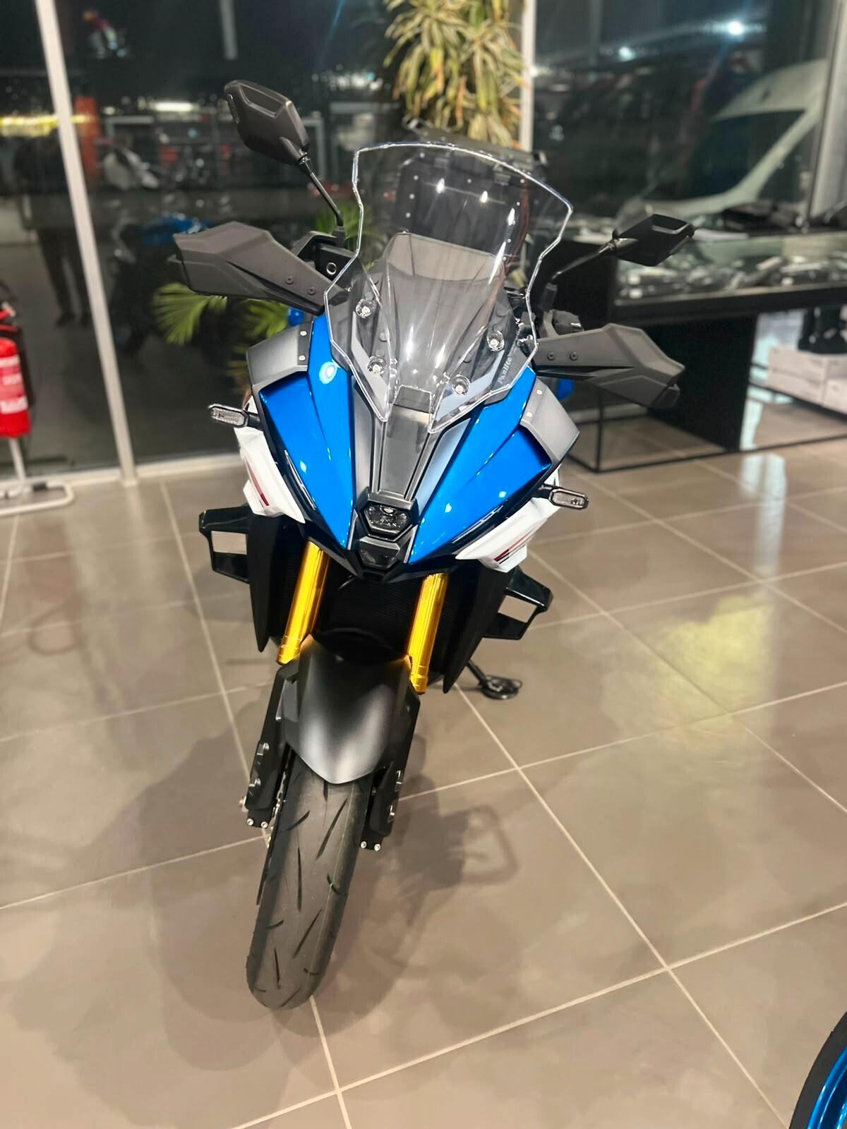 Suzuki GSX-S 1000 GX PLUS