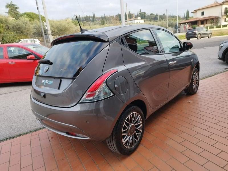 Lancia Ypsilon 1.0 FireFly 5 porte S&S Hybrid Gold Plus