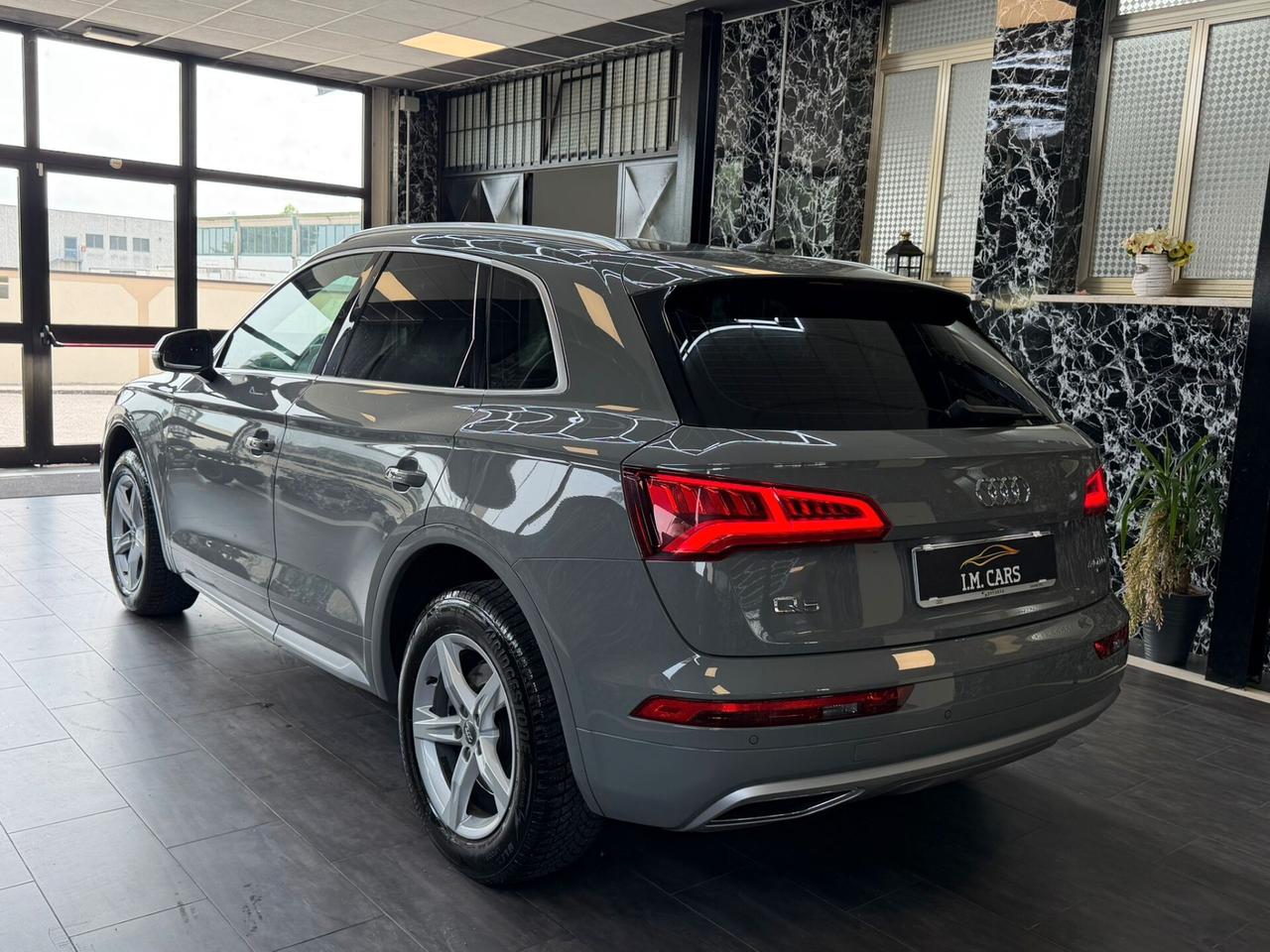 Audi Q5 40 TDI quattro S tronic Business Sport