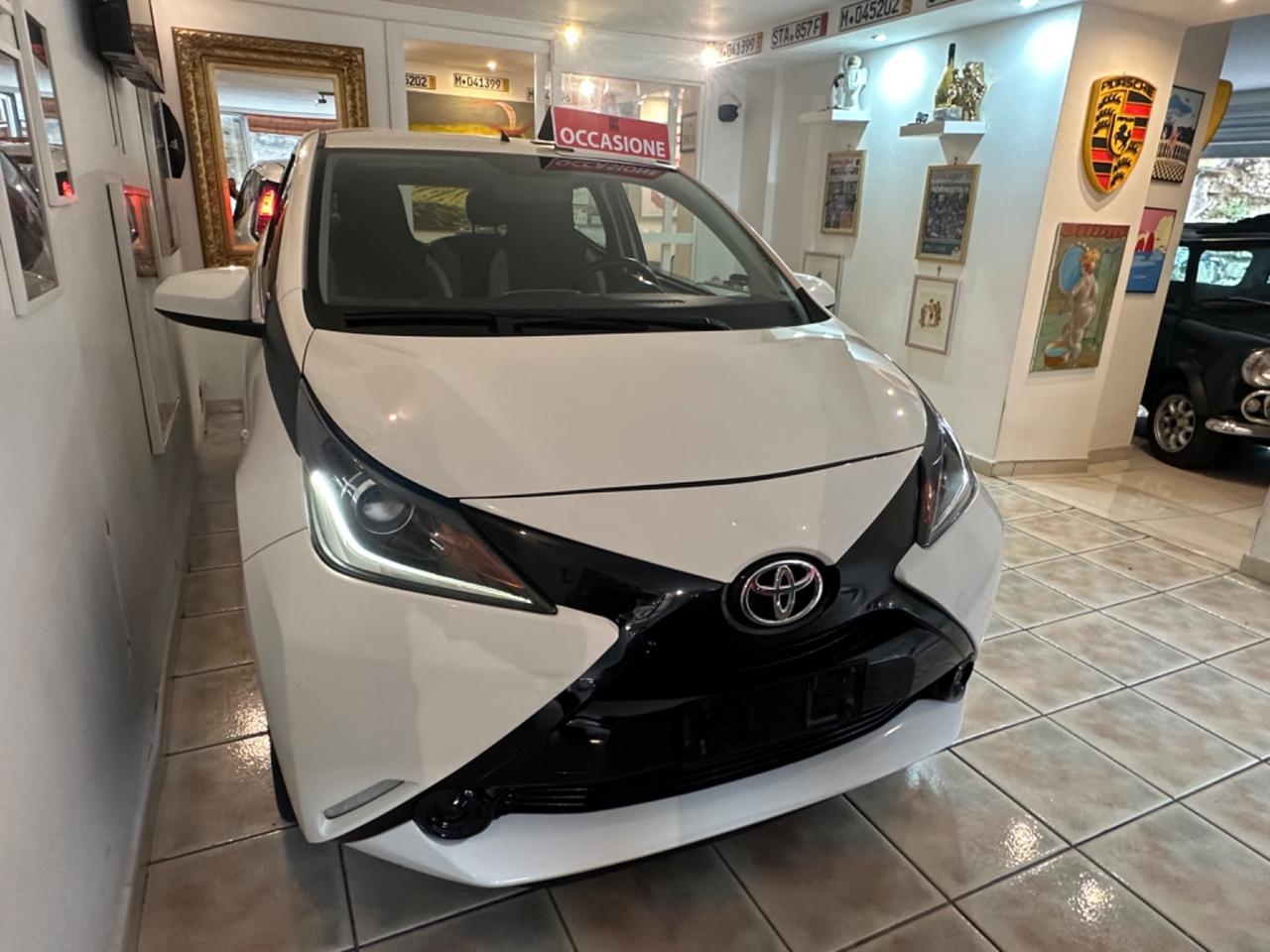Toyota Aygo 1.0 VVT-i 69 CV 5 porte x-clusiv GARANZIA