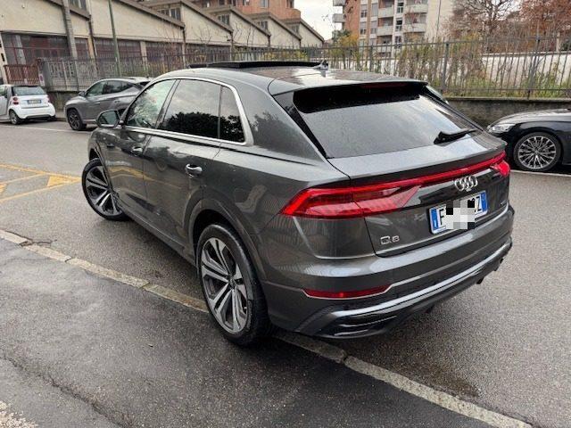 AUDI Q8 50 TDI 286 CV quattro S-LINE PLUS CERCHI 22 TETTO