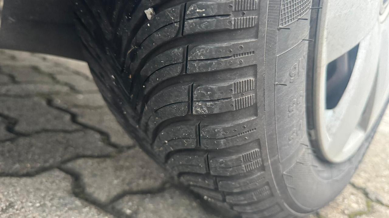 VW TOURAN 1.6 DIESEL 7 POSTI AUTOMATICO NEOP.