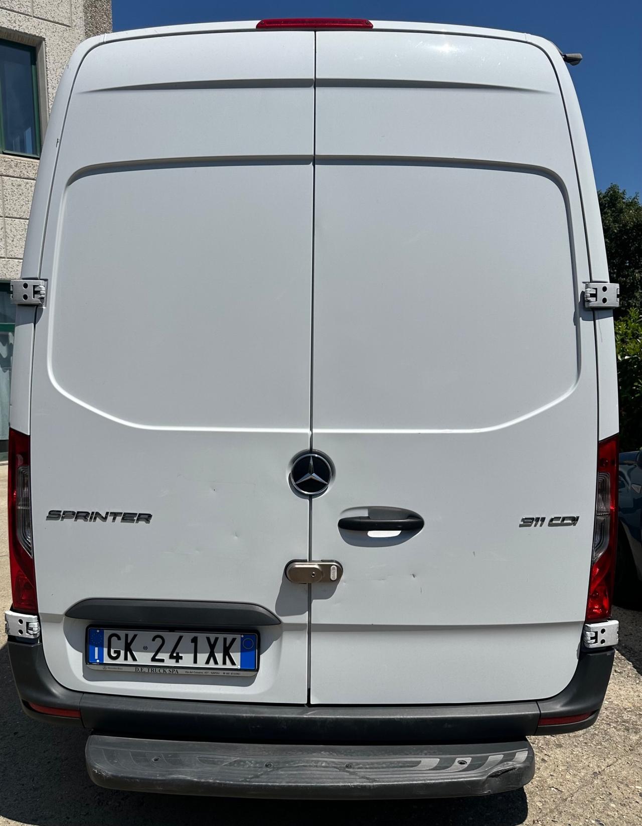 Mercedes Sprinter 311 2.0 CDI F 37/33 RWD H2