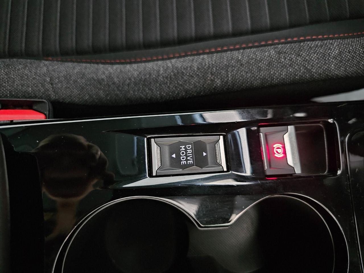 Peugeot 2008 PureTech 130 S&S EAT8 Active Pack