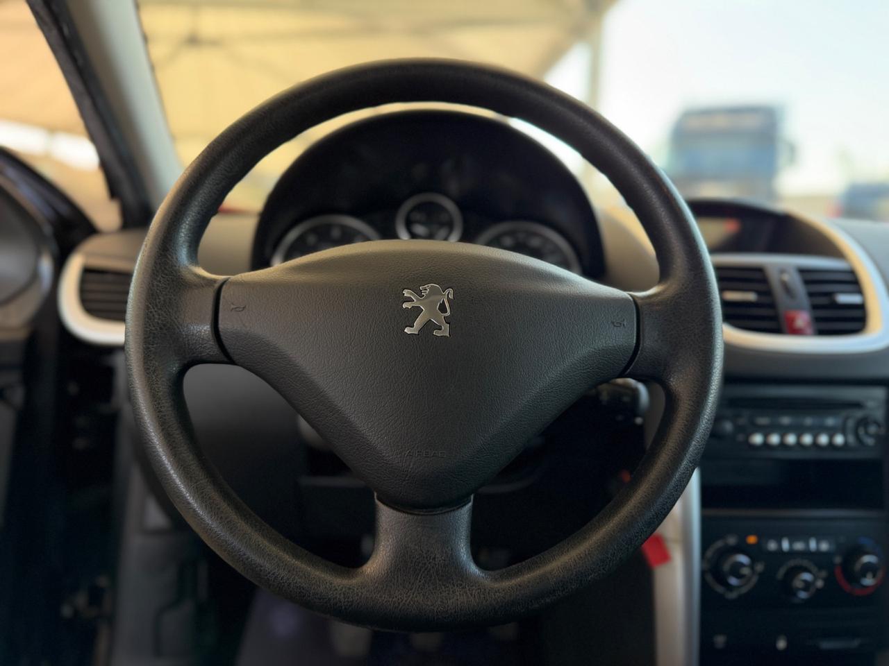 Peugeot 207 1.4 HDi 70CV