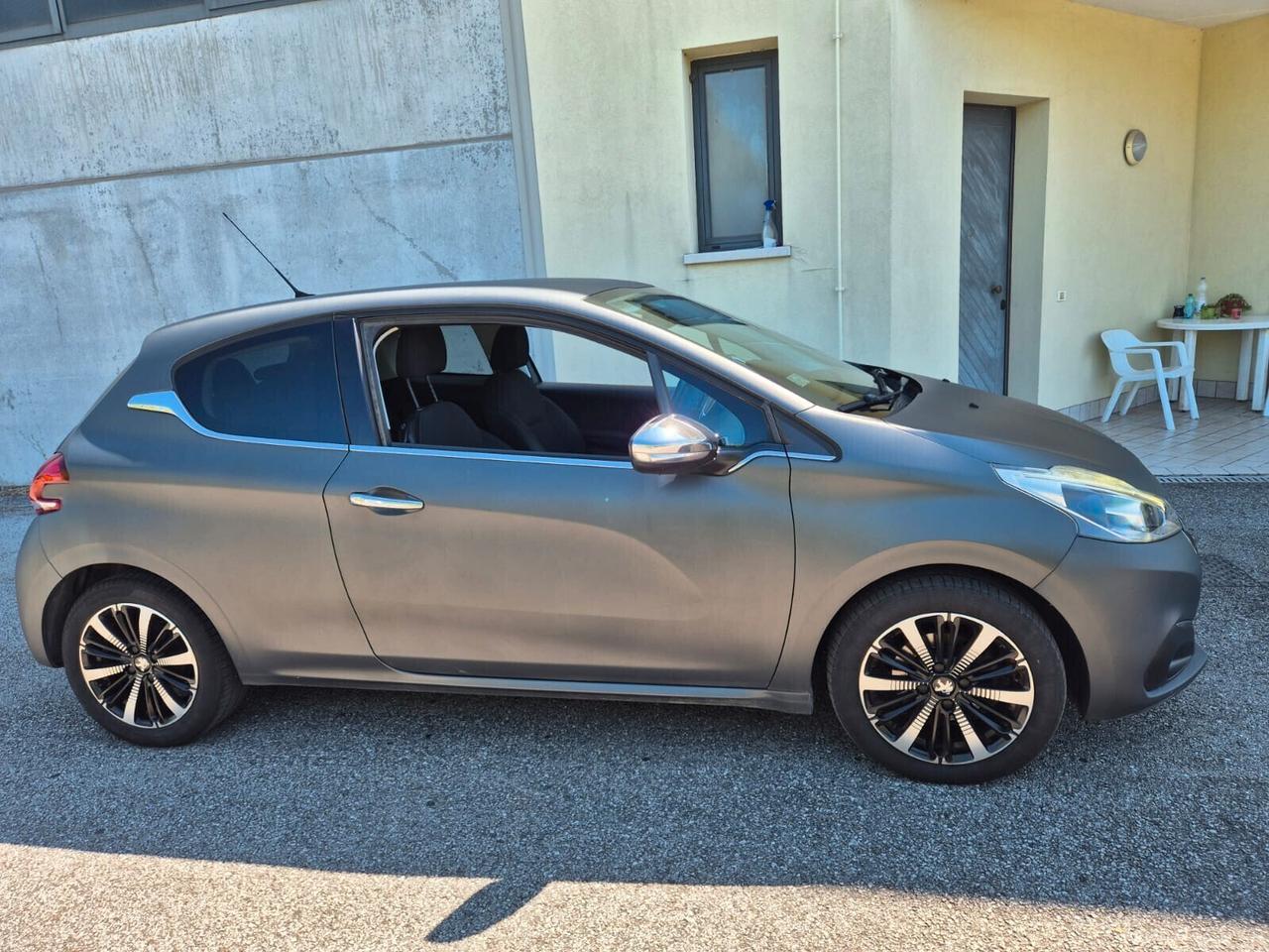 Peugeot 208 BlueHDi 75 3 porte Allure