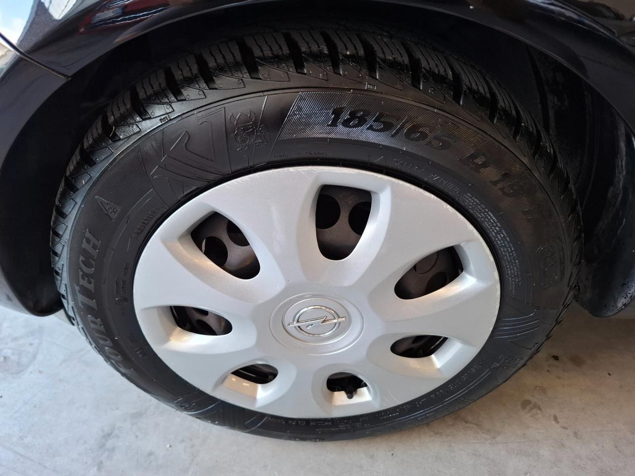 Opel Corsa 1.2 3 porte Sport