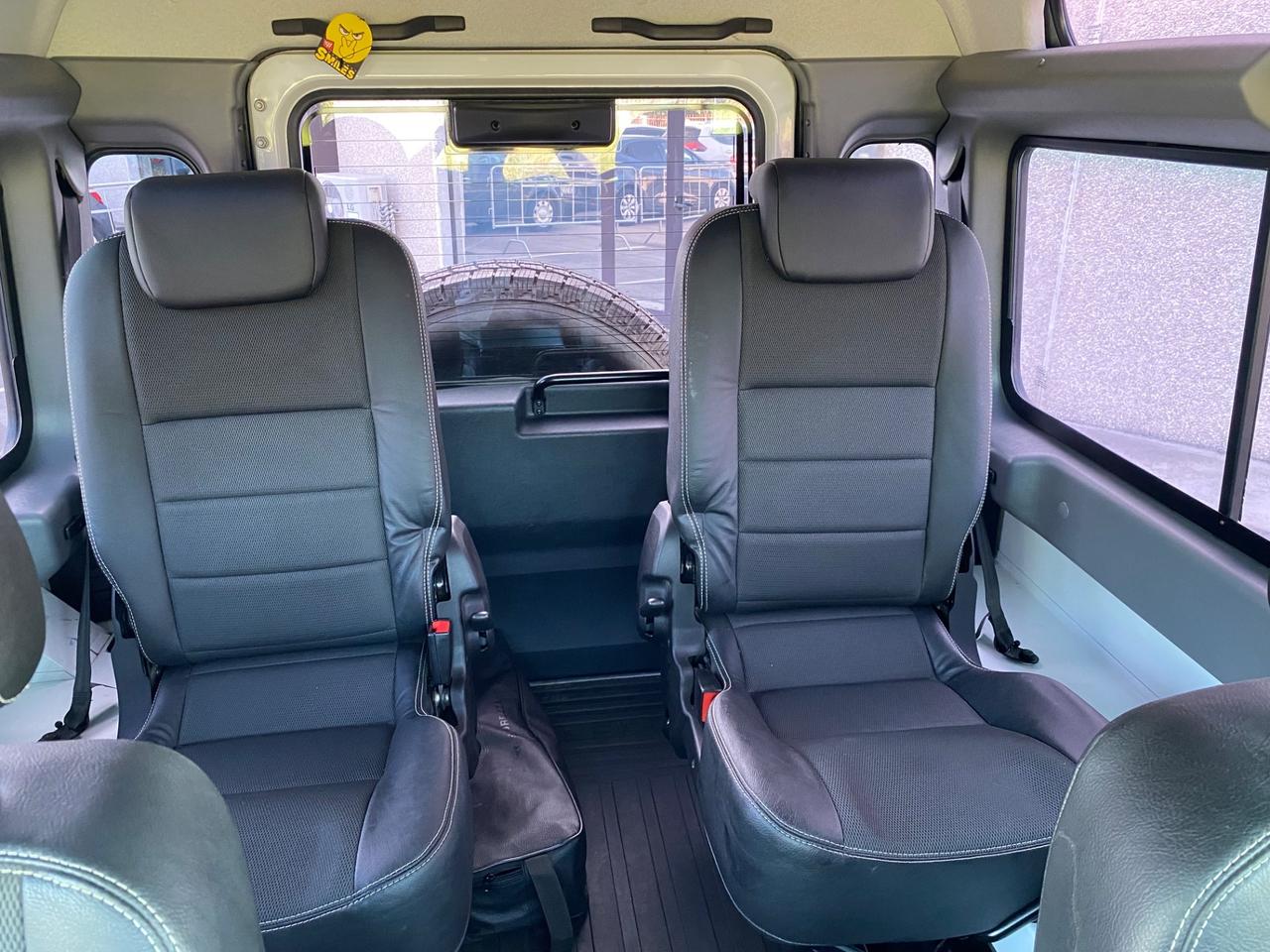 Land Rover Defender 90 2.2 TD4 Autocarro 4 Posti