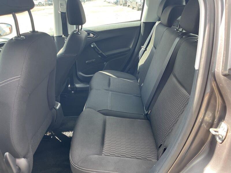 Peugeot 208 I 2015 1.2 puretech Active s&s 82cv 5p neopatentati