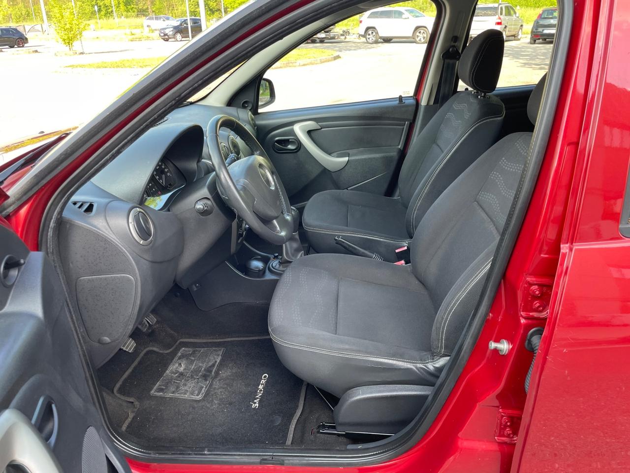 Dacia Sandero Stepway 1.6 8V 90CV* Neo patentati *