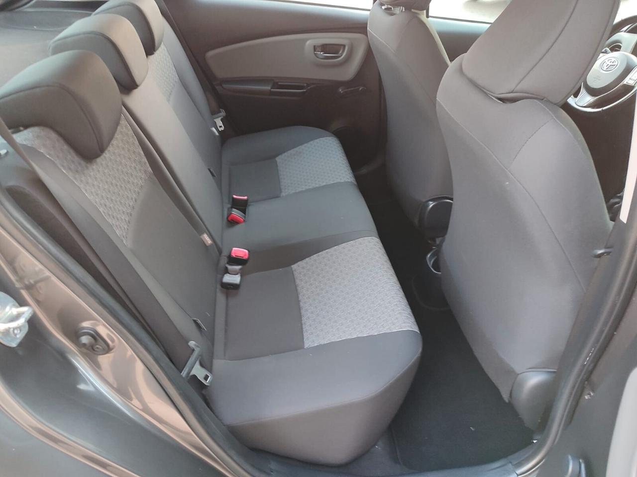 Toyota Yaris 1.4 Diesel ACTIVE 2015!!