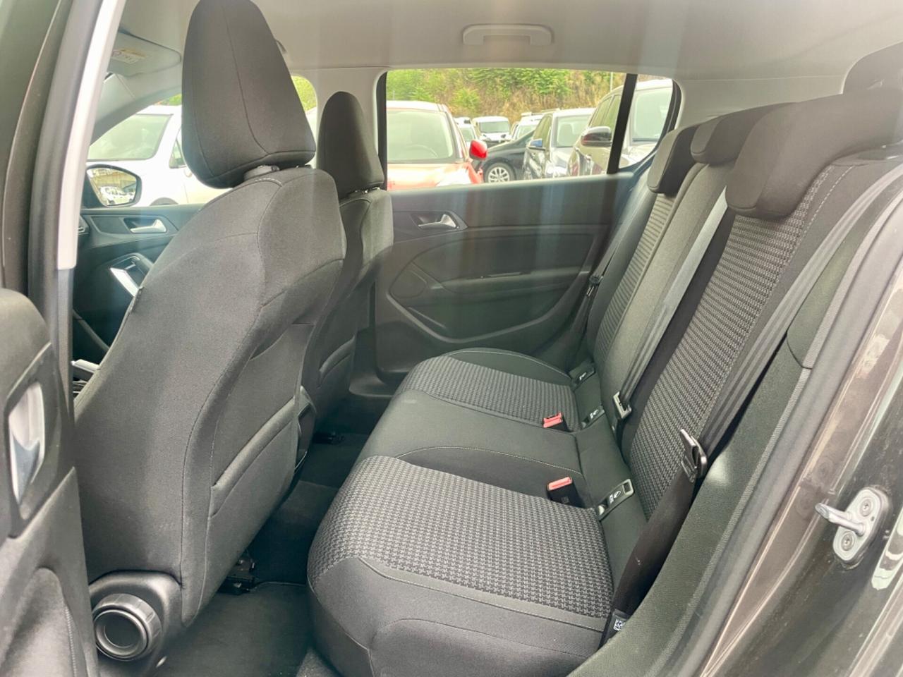Peugeot 308 BlueHDi 130cv 6m 2021