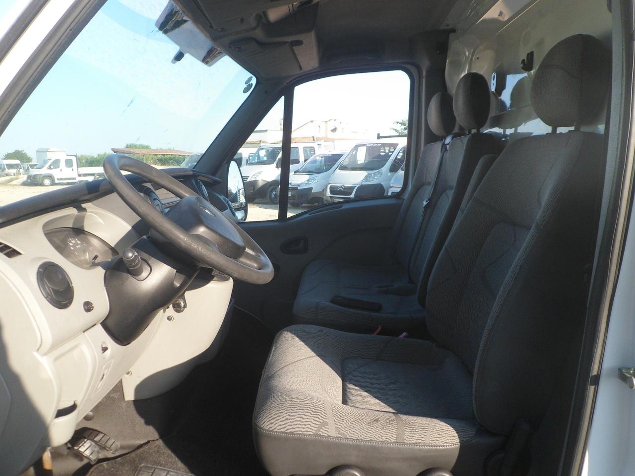 Renault Master furgone medio alto