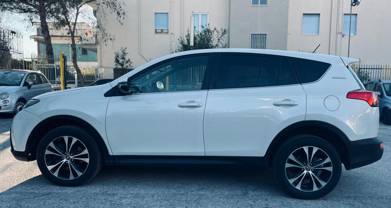 Toyota RAV 4 RAV4 2.0 D-4D 4WD Style White Ed.