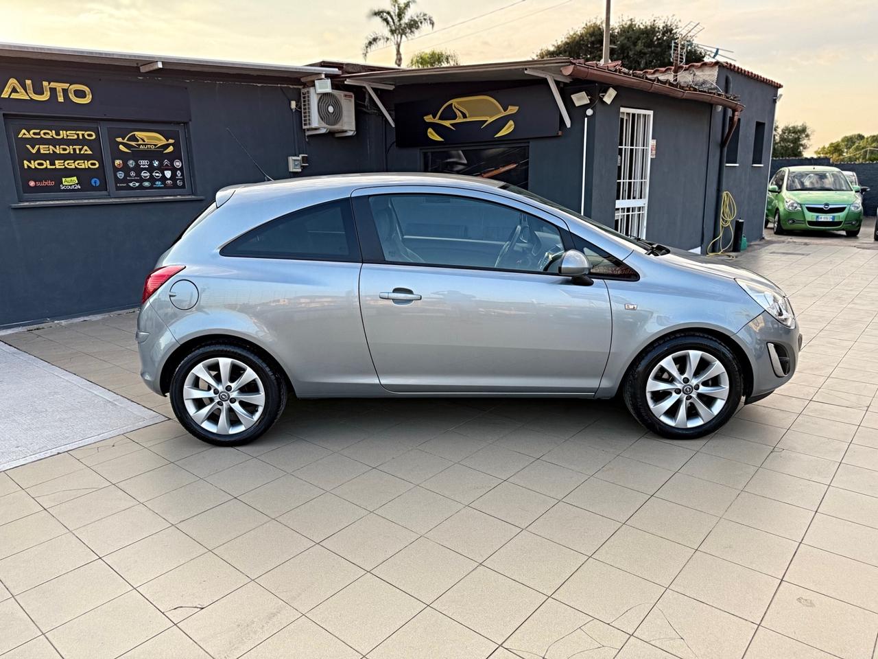 Opel Corsa 1.2 85CV 5 porte GPL-TECH One Garanzia 12 Mesi