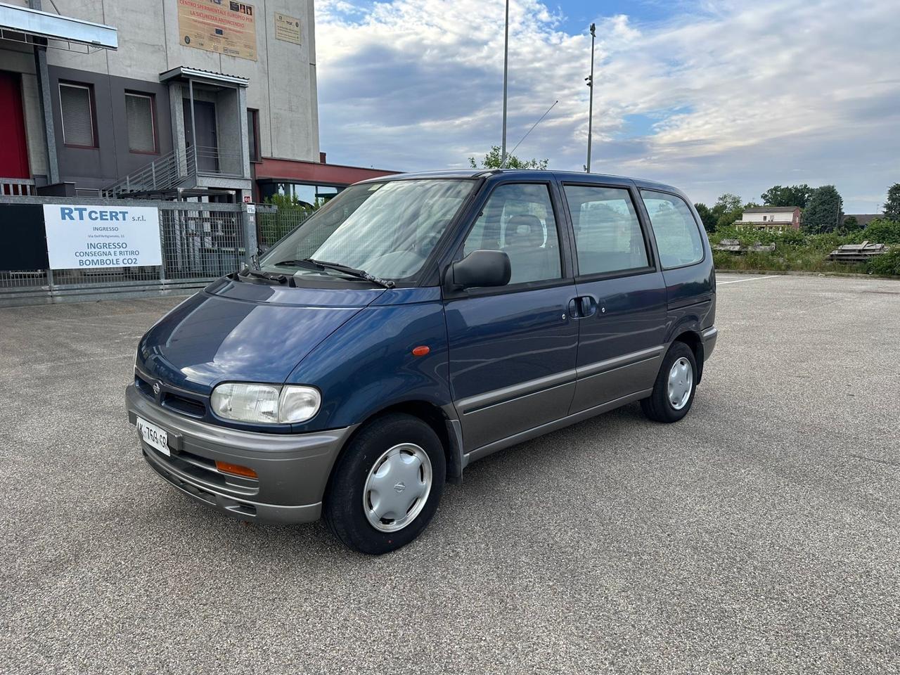 Nissan Serena 1.6i 16V cat 5 porte SLX